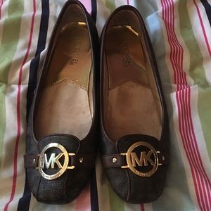 Kors Signature Fulton flats!